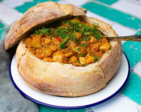  Bunny Chow - Kypsennetty mausteinen leipä täynnä herkkuja!