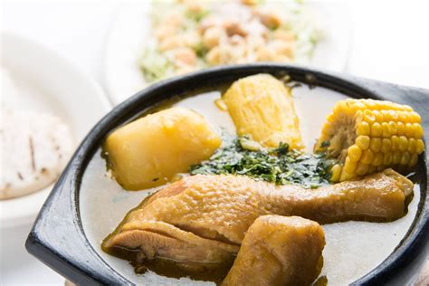  Sancocho de Gallina: Maistuva Lämmittelijä ja Vihrein Käsittely Ajattelemattomalle Koolle