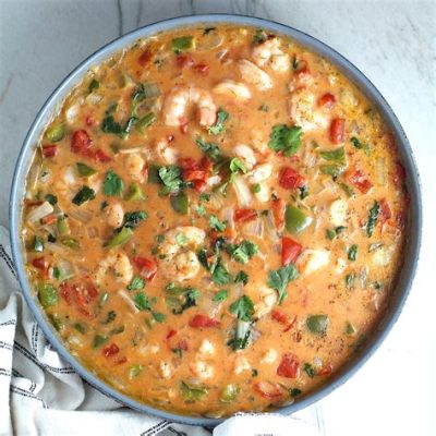  Moqueca de Camarão! A Vibrant Seafood Stew with Creamy Coconut Milk and Tangy Lime